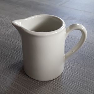 Cream colored Hall creamer